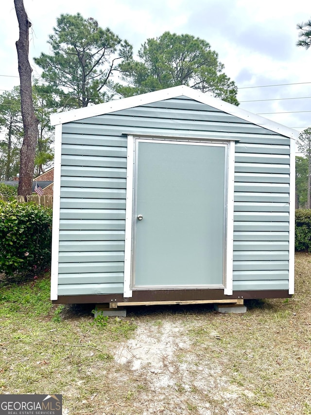 view of outbuilding