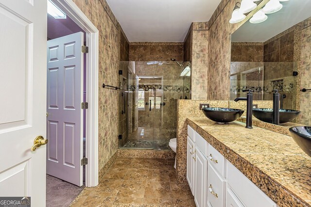 washroom featuring independent washer and dryer