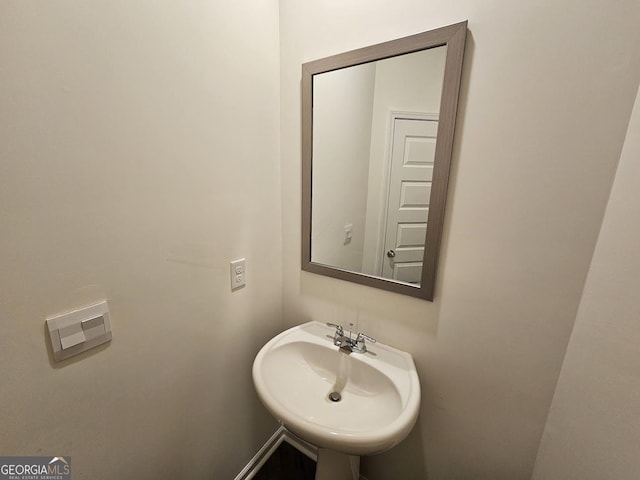 bathroom with sink