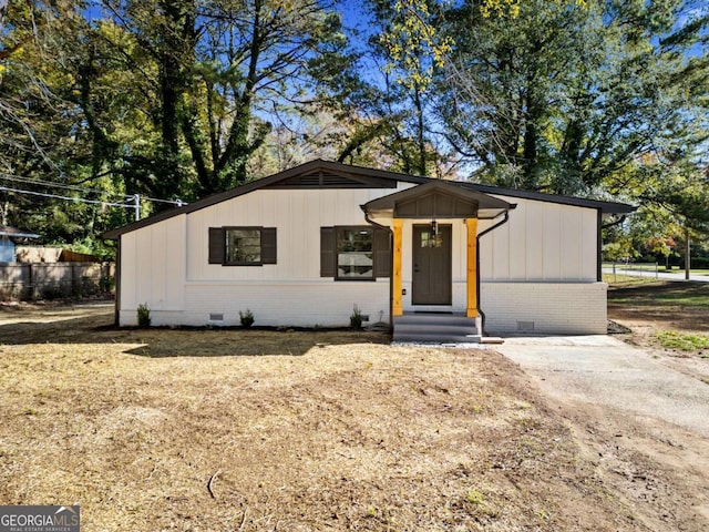 view of front of property