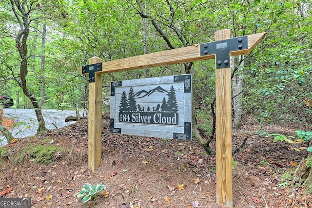 view of community / neighborhood sign