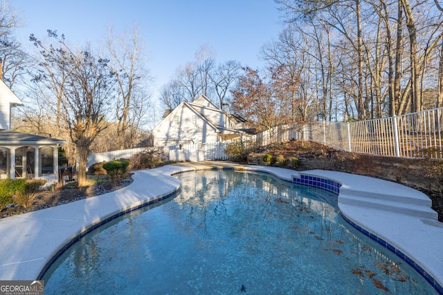 view of swimming pool