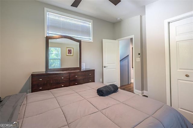 bedroom featuring ceiling fan