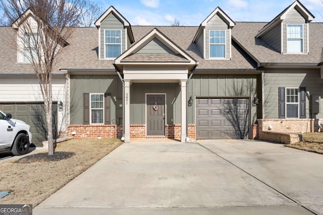 3891 Valley View Ct, Gainesville, GA 30501 - cape cod house with a garage