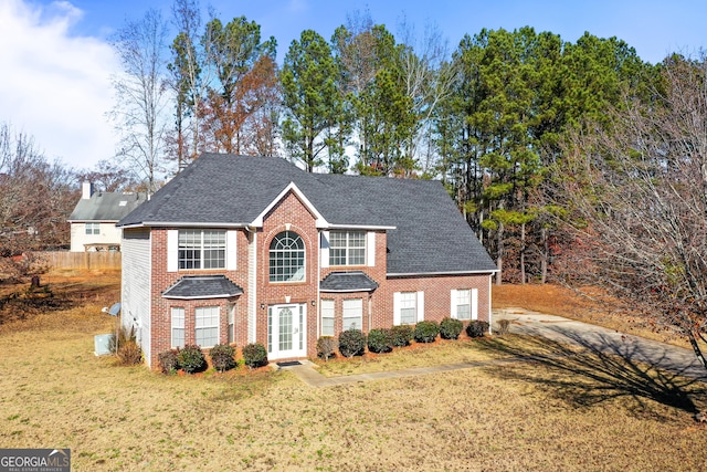 view of front facade featuring a front lawn