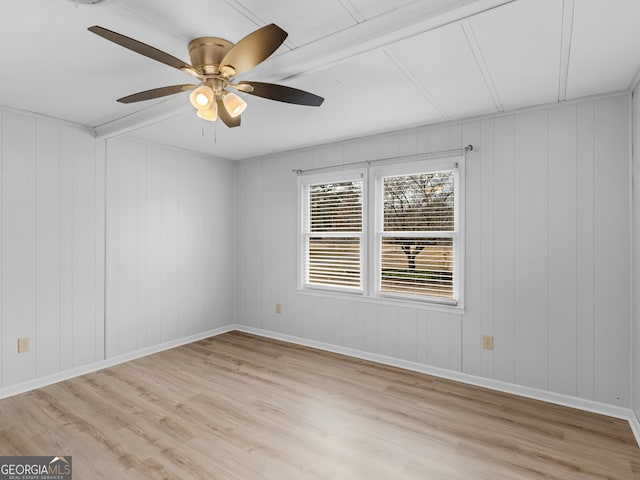 unfurnished room with light hardwood / wood-style flooring and ceiling fan