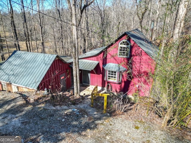 view of outbuilding