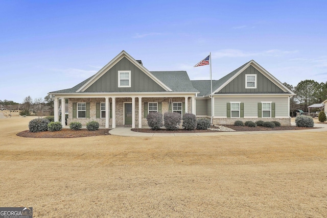 craftsman house with a porch