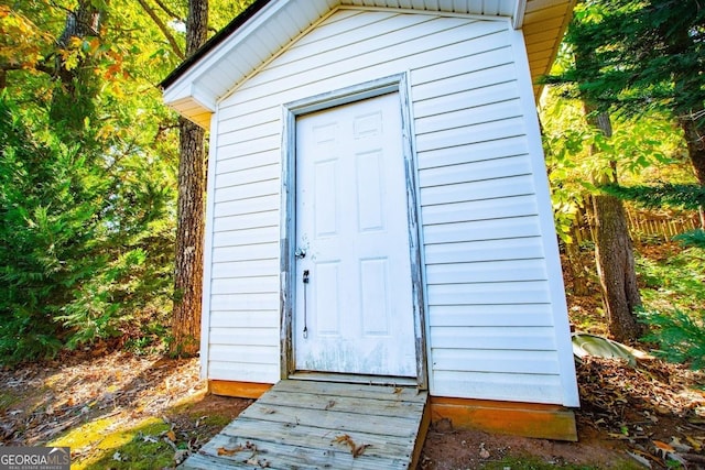 view of outbuilding