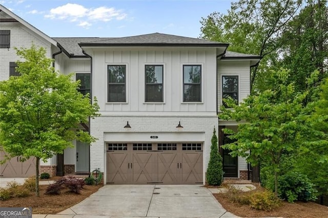 view of front of home featuring a garage