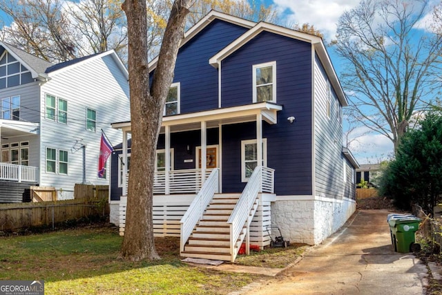 view of front of property featuring a porch