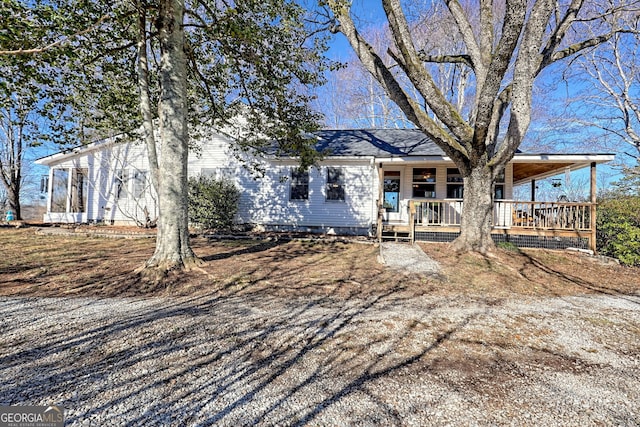 view of front of property featuring a porch