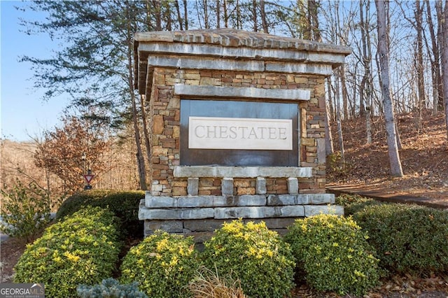 view of community / neighborhood sign