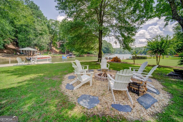 view of yard featuring a fire pit