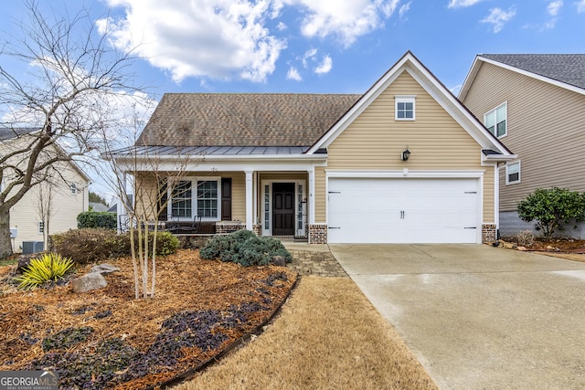 view of front of property with covered porch