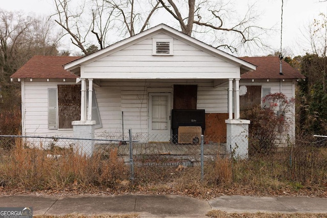 view of front facade with covered porch