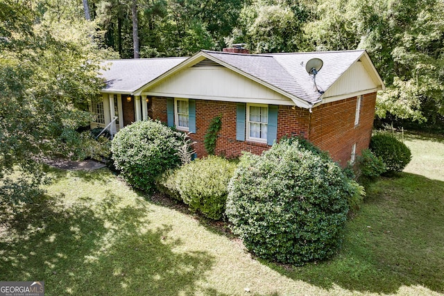 view of front of house with a front yard