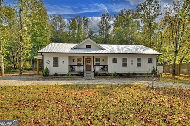 view of front of house with a porch