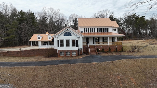 view of front facade featuring a porch