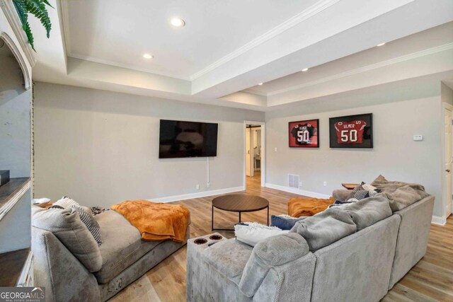 bedroom featuring light carpet, a closet, and ceiling fan