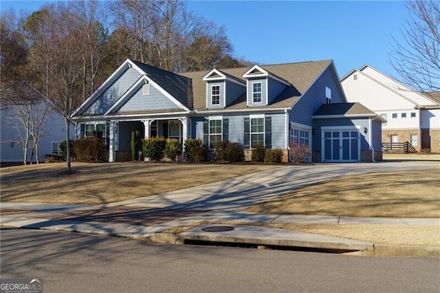 view of front facade featuring a garage