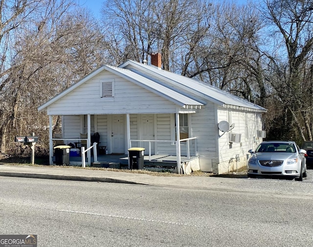 view of front facade with covered porch