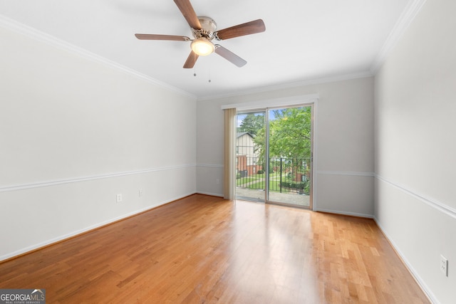 unfurnished room with ceiling fan, light hardwood / wood-style floors, and ornamental molding