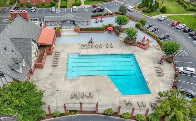 view of swimming pool