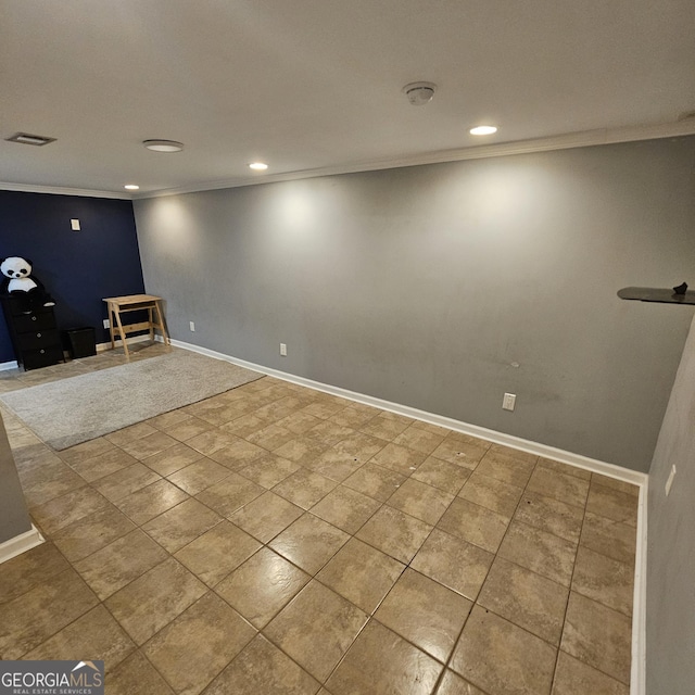 basement with ornamental molding