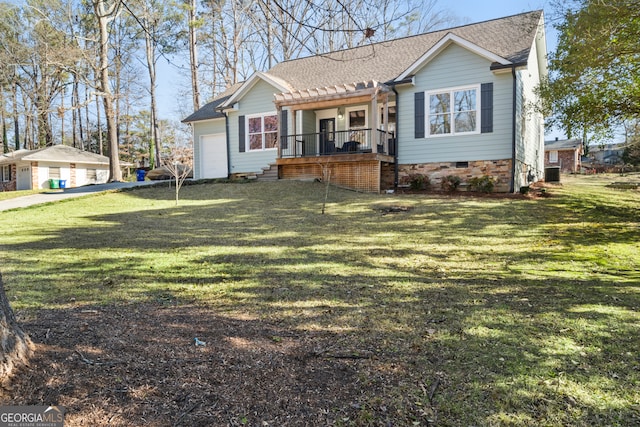 view of front of home featuring a pergola, central air condition unit, and a front yard