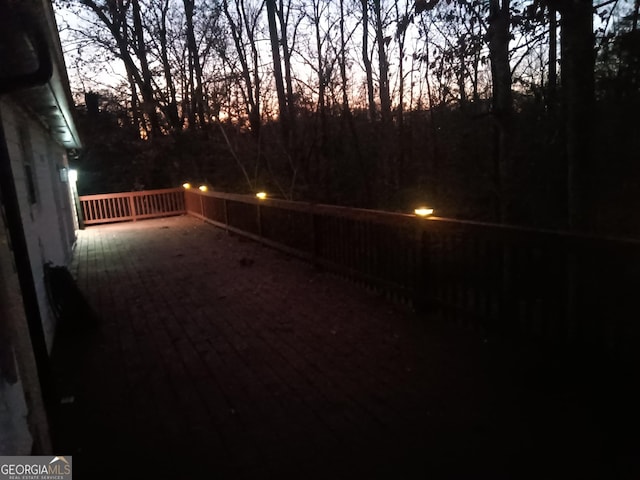 view of yard at dusk