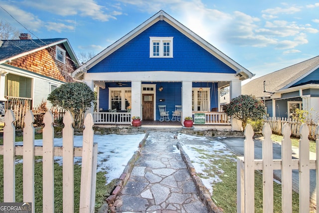 view of front of property featuring a porch