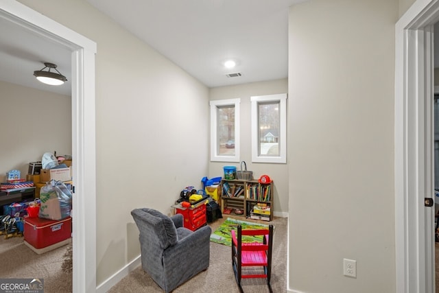 recreation room featuring carpet