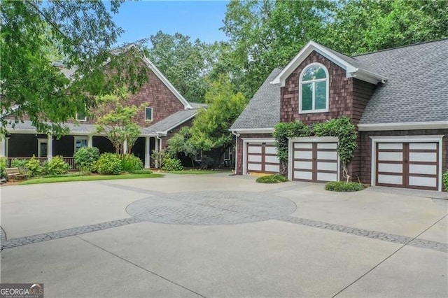 view of front facade featuring a garage