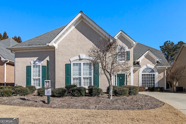 front of property featuring cooling unit