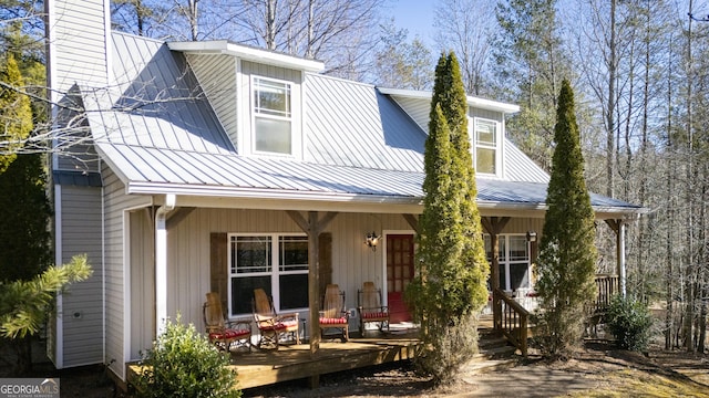 view of front of home featuring a porch