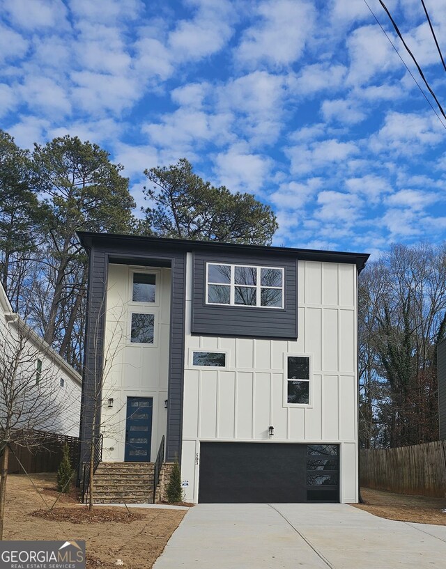 view of front facade with a garage