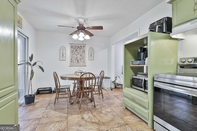 dining room with ceiling fan