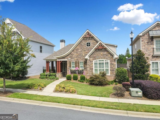 view of front of property with a front yard