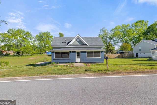 view of front of house with a front yard