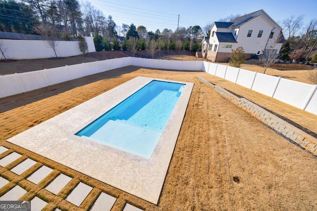 view of swimming pool