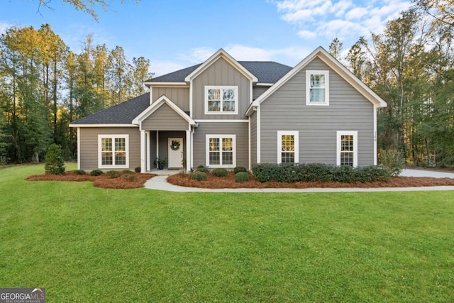 view of front facade with a front lawn