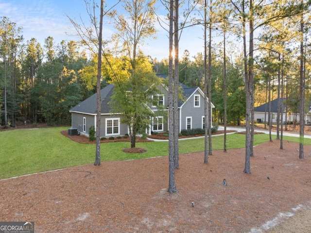 view of front of house featuring a front yard