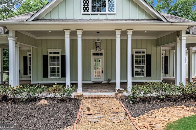 doorway to property with covered porch