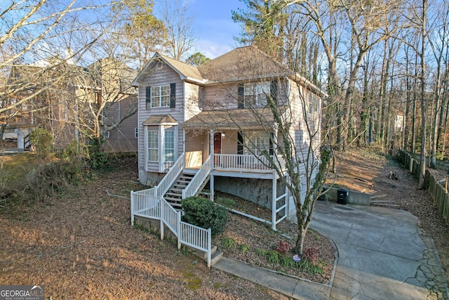 front facade featuring a porch