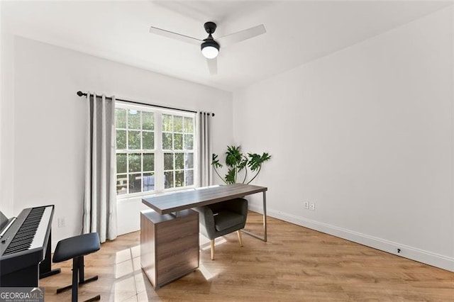 office featuring ceiling fan