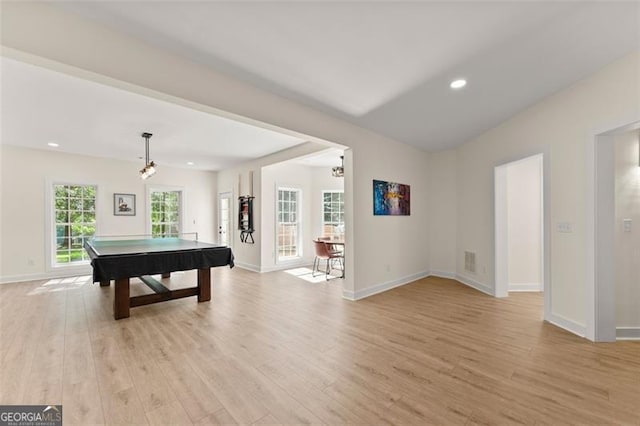 playroom with recessed lighting, baseboards, visible vents, light wood-type flooring, and billiards