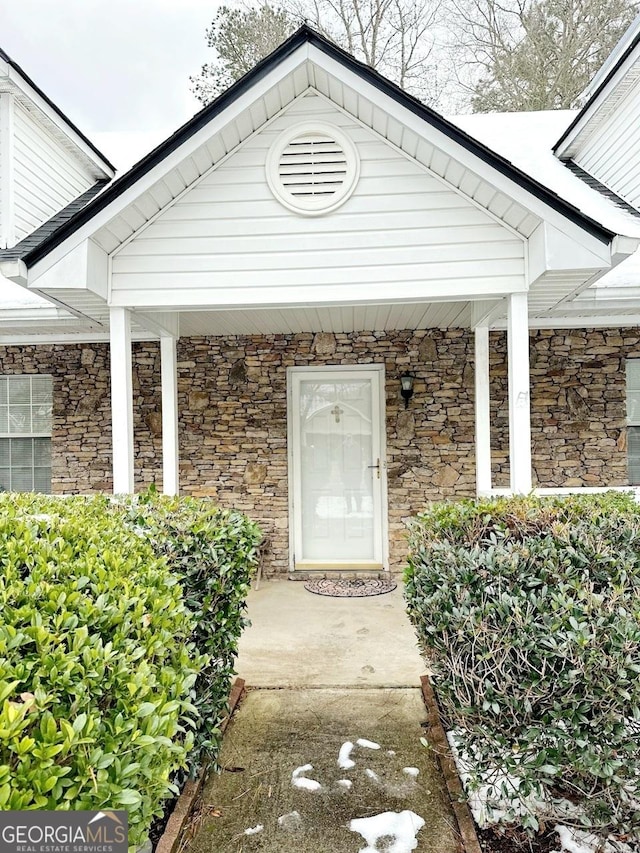 view of property entrance