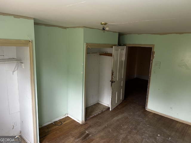 unfurnished bedroom featuring a closet