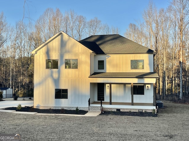 view of front of house featuring covered porch